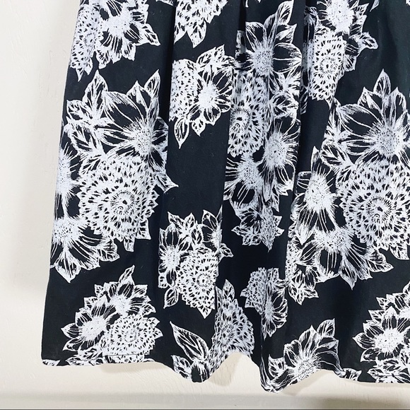 Derek Heart Strapless Mini Dress - Picture 3 of 9